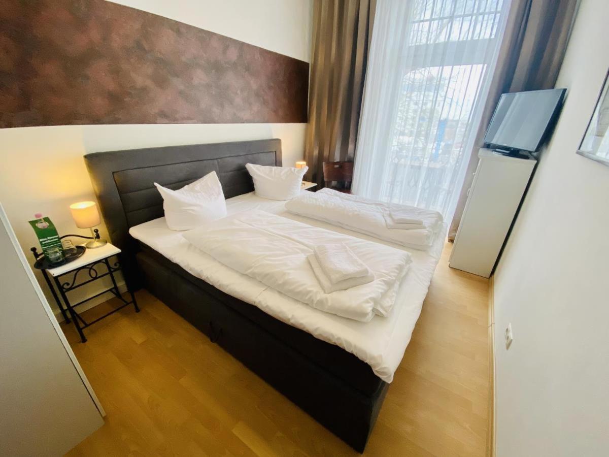 Doppelzimmer Rondell, Direkt Am Alten Strom Rostock Exterior foto